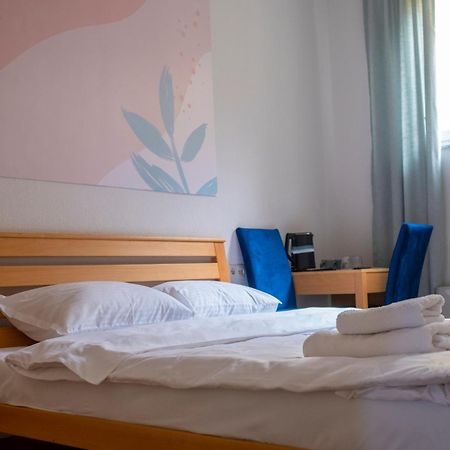 Mint Hotel Prizren Pokoj fotografie
